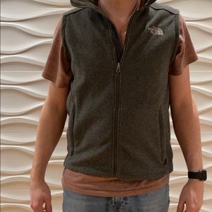 Men’s Fleece North Face Vest, Heather Gray